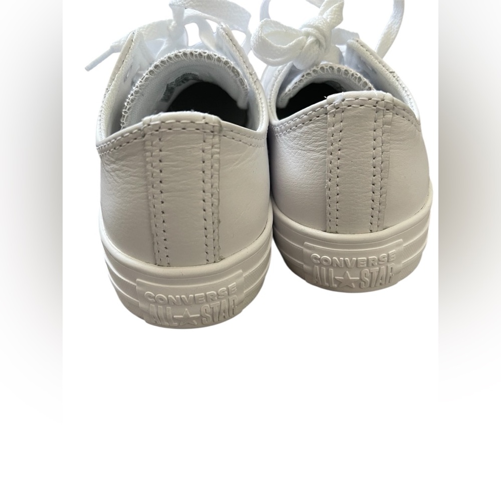 Chuck Taylor All Star Leather- White- 6.5 - Picture 11 of 14